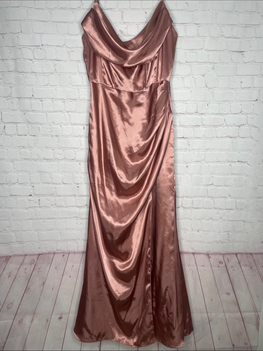 David's Bridal Galina Signature Desert Coral Size 14 Bridesmaids Dress Shiny